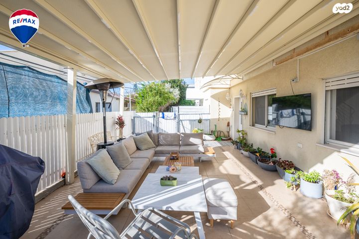 דו משפחתי, התומר, יעקב, זכרון יעקב