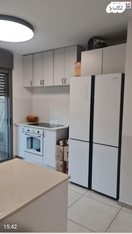 דירת גן, שרה אהרונסון, גדרה מזרח, גדרה