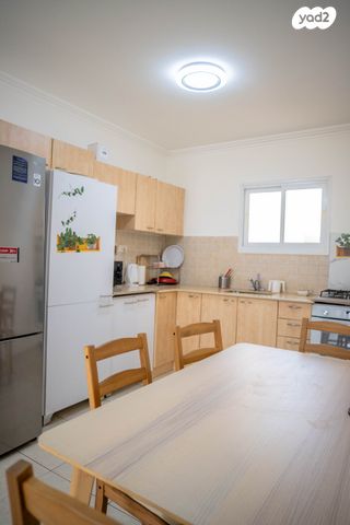 דירה, שביל המרגנית, אברהם דנינו, בן גוריון, עכו