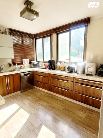 דו משפחתי, שיכוני המזרח, ראשון לציון