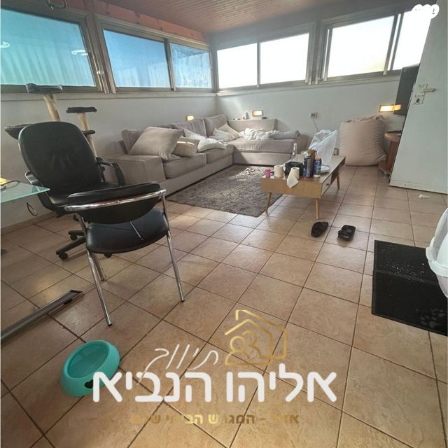 דו משפחתי, השלום, אזור