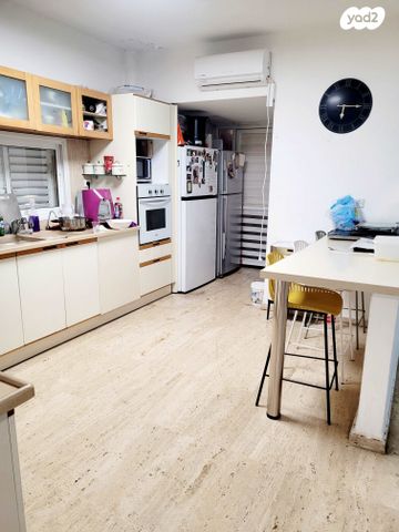 דו משפחתי, שיכוני המזרח, ראשון לציון