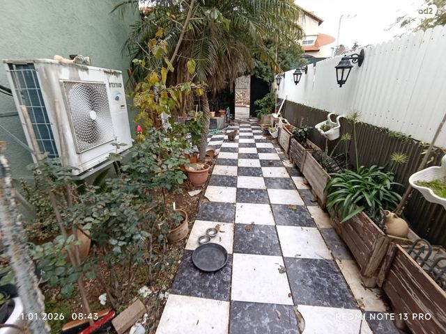 דו משפחתי, שאול המלך 12, יצחק רבין, מעלות תרשיחא