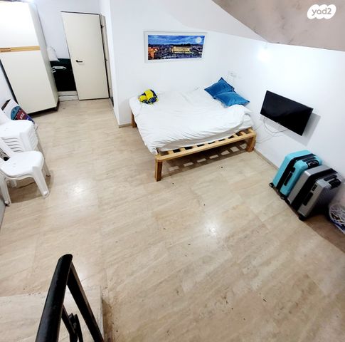 דו משפחתי, שיכוני המזרח, ראשון לציון