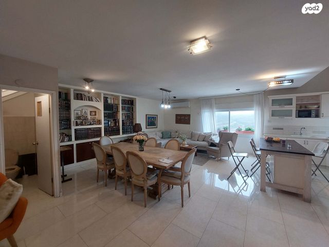 דו משפחתי, קרית יערים, גבעת זאב