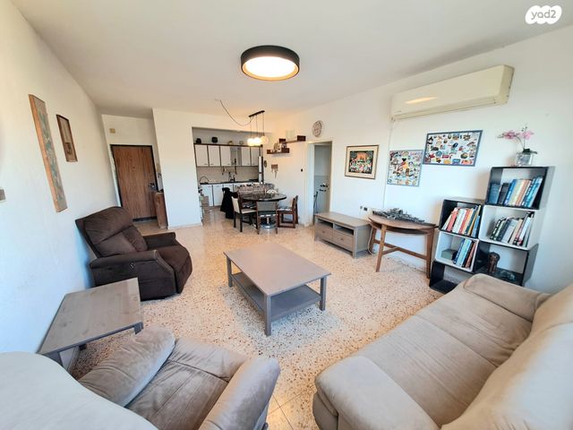 דירה, דרך צרפת 63, קרית שפרינצק, חיפה