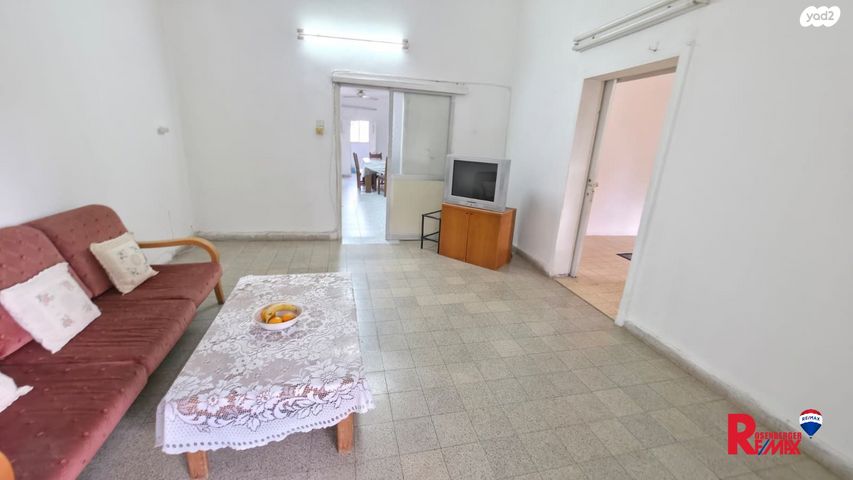 דירה, שפינוזה 1, שיכון גג, אזור