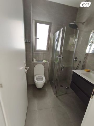 דירה, קרן היסוד, רעננה