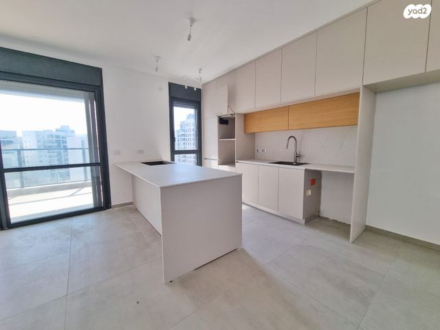 דירה, משה רינת, קרית רבין, חולון