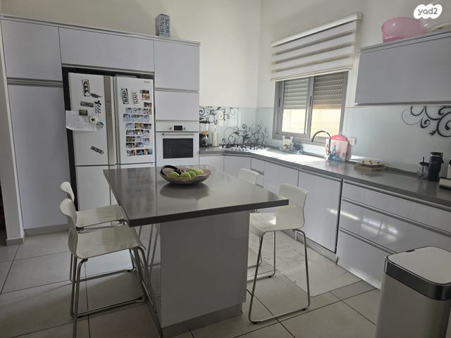 דירת גן, נשר, ערד