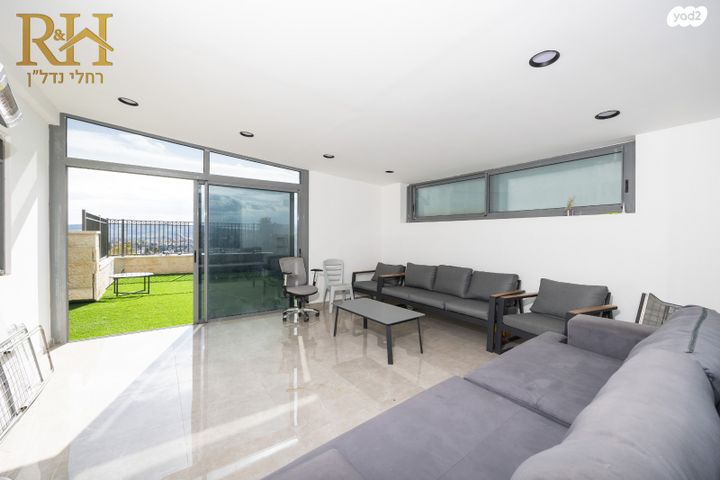 דירת גן, הברוש, המכבים, גבעת זאב