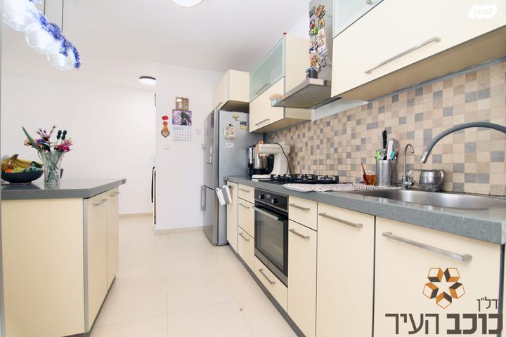 דירה, הרב יעקב רקח, נאות גנים, נתניה