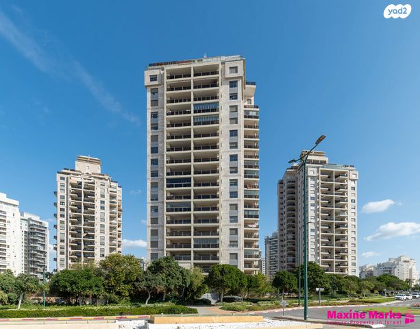 דירה, אהוד מנור, עיר ימים, נתניה