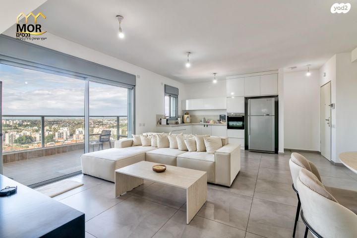 דירה, חרמון, נאות שז"ר, יבנה