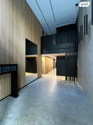 דירת גן, אוסקר שינדלר, צהלה, תל אביב יפו