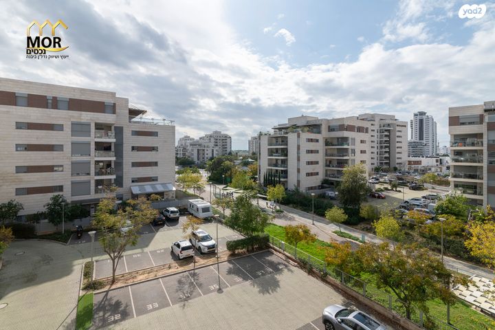 דירה, נאות רבין, יבנה