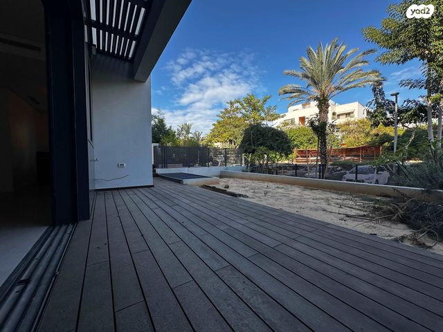 דירת גן, אוסקר שינדלר, צהלה, תל אביב יפו