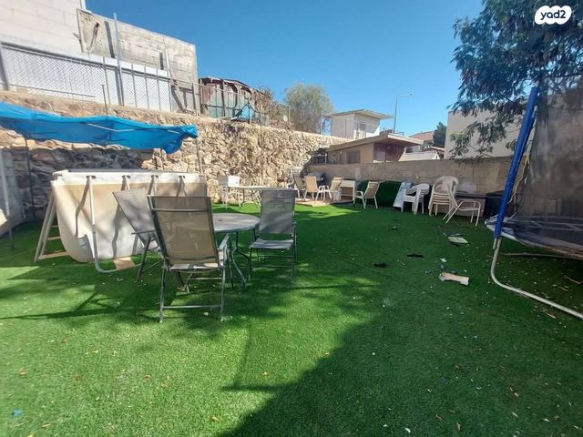 דו משפחתי, גבים, ערד