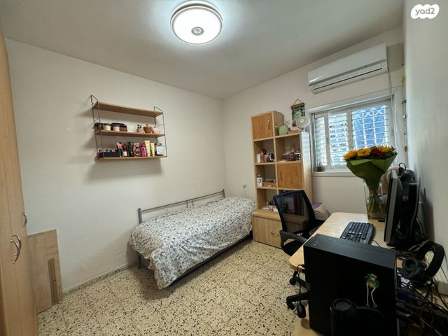 דירה, אברבנאל, רמב"ם, ראשון לציון