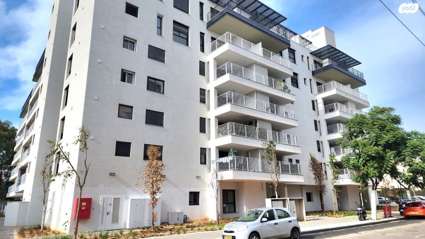 דירה, מעפילי אגוז, נווה חן, תל אביב יפו