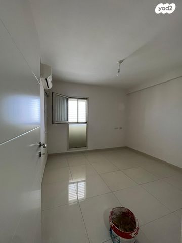 דירה, האלון, רמות יצחק, נשר