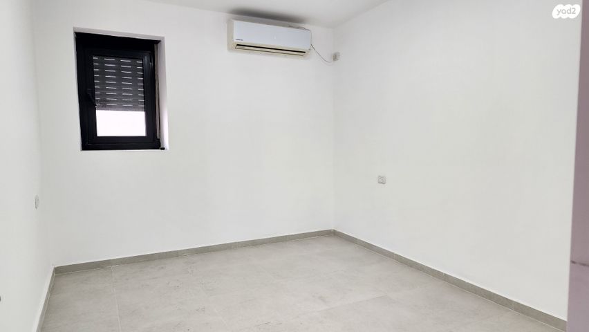 דירה, מעפילי אגוז, נווה חן, תל אביב יפו