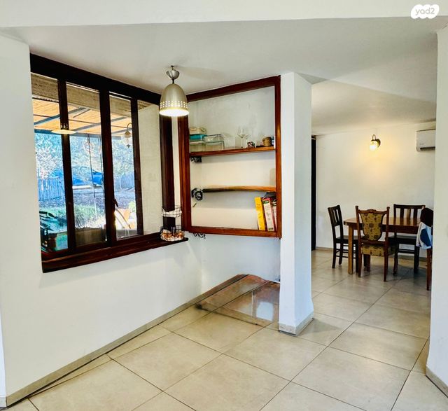 בית פרטי/ קוטג', ראש פינה