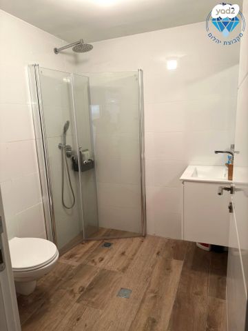 דירה, עצמאות, מרכז מזרחי, נס ציונה