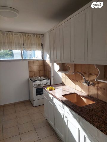 דירה, רמות יצחק, נשר