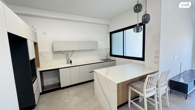 דירה, הקוממיות, בת ים