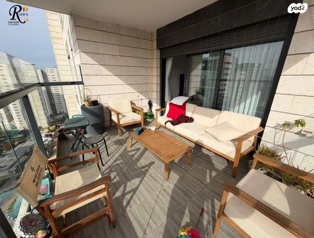 דירה, מתחם מרכזי, גני תקווה