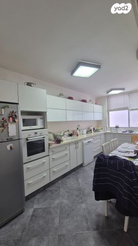 דירה, השבעה, מרכז העיר דרום, נתניה