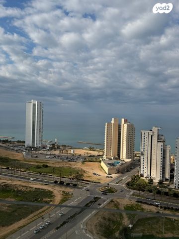 אמנון ליפקין שחק 