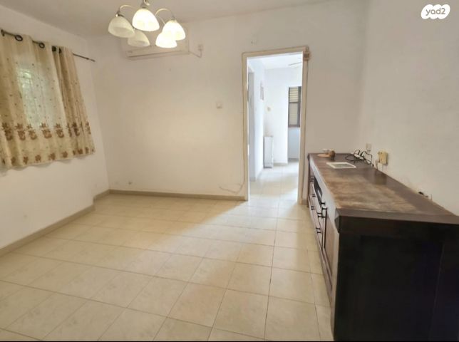 דירת גן, פנחס רוטנברג 40, אזור הבילויים, רמת גן