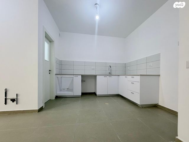 דירה, אברהם כחילה, מלחה, מנחת, ירושלים