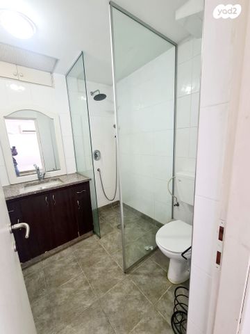 דירה, בת שוע, נגבה, רמת גן