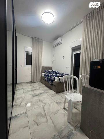 גג/ פנטהאוז, עוזיהו, רובע ג', אשדוד