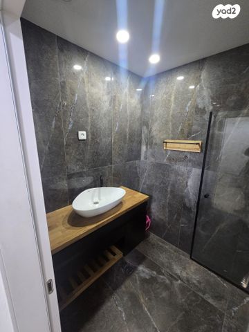 דירה, יורדי הסירה, רובע ב', אשדוד