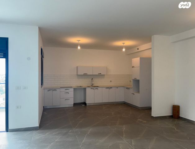 דירה, הגיבור, רמתיים, הוד השרון