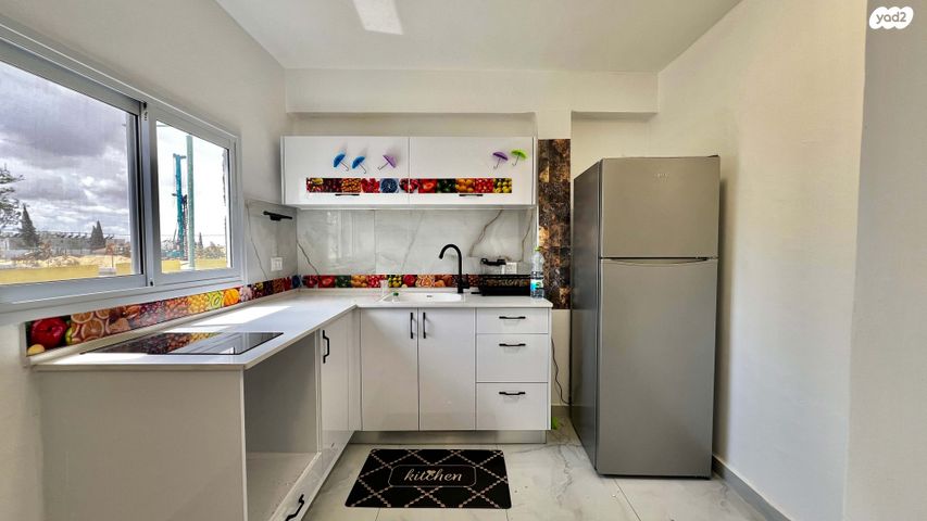 פרחי ארצנו 82