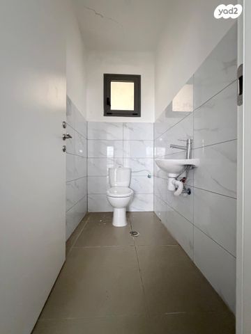 דירה, אברהם כחילה, מלחה, מנחת, ירושלים