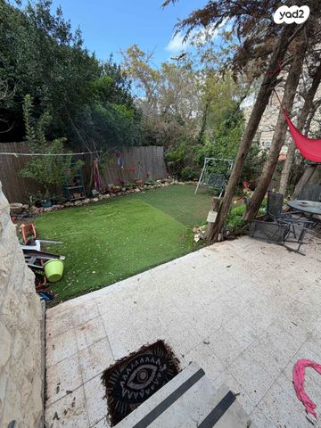 מרדכי אלקחי 8