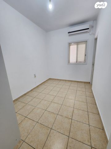 דירה, חנה סנש 8, אגרובנק, חולון