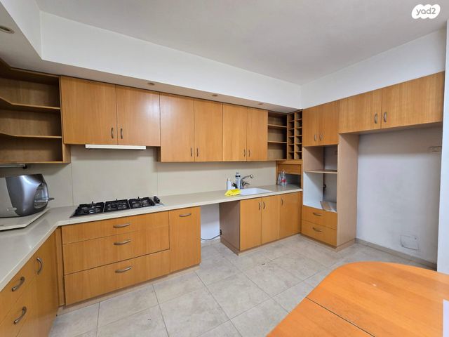 דירה, הנביאים, הרצליה הירוקה, נווה עובד, הרצליה