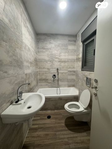 דירת גן, דב גור, רובע ו', אשדוד