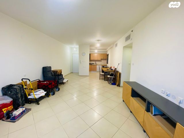 דירה, אביב, הוד השרון