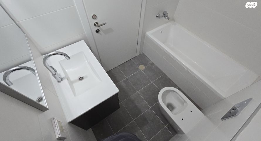 דירה, גרציאני יצחק, גני שרונה, קרית הממשלה, תל אביב יפו