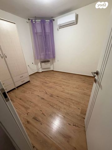 דירת גן, מרדכי אלקחי 8, ארמון הנציב, תלפיות מזרח, ירושלים