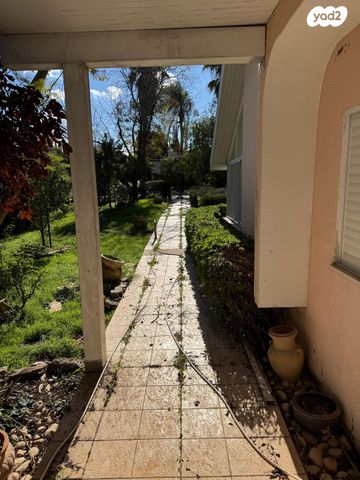 משק חקלאי/ נחלה, אמת המים, ציפורי