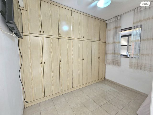 דירת גן, פנחס רוטנברג 40, אזור הבילויים, רמת גן